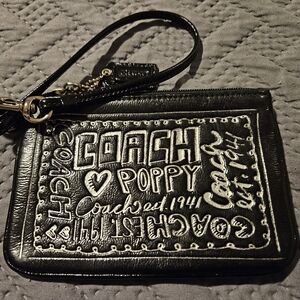 EUC Coach POPPY Black & Silver Oversized Wristlet With Matching Hangtag